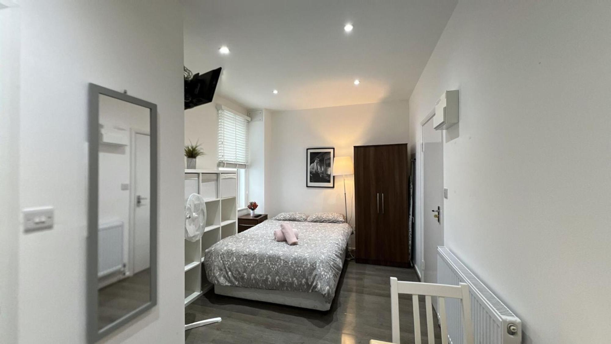 48b Hotel de apartamente *